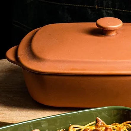 Ceramic baking dish